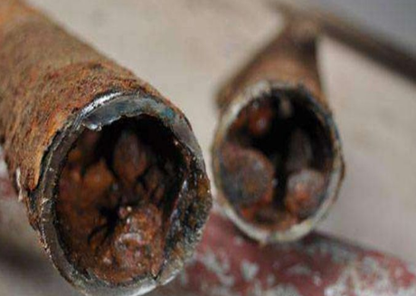 生銹的自來水管 生銹的自來水管